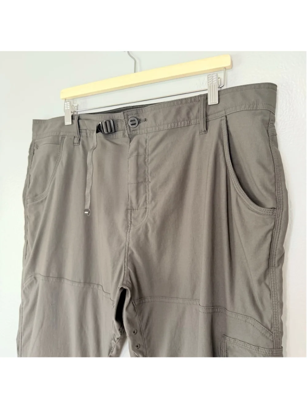 prAna Stretch Zion Gray Relaxed Fit Cargo Pants Men's Size 40X32 Outdoors Hiking